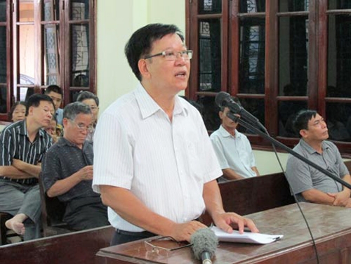 Ông Lương Ngọc Phi tại phiên tòa giải quyết việc bồi thường cho mình (Ảnh: Dân Việt)