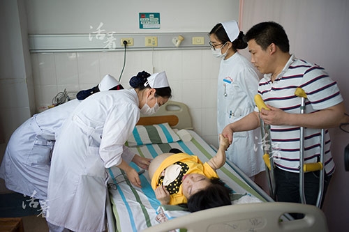 cuoc vuot can bat chap tinh mang cua me tat nguyen khien trieu nguoi roi le - 5