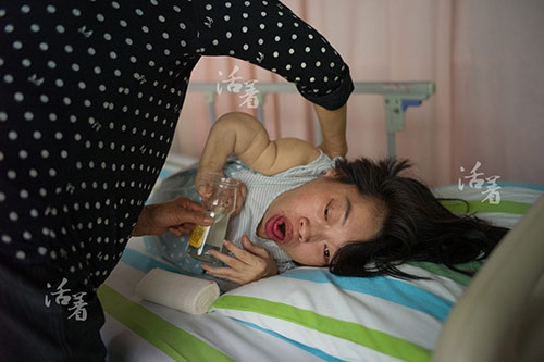 cuoc vuot can bat chap tinh mang cua me tat nguyen khien trieu nguoi roi le - 8