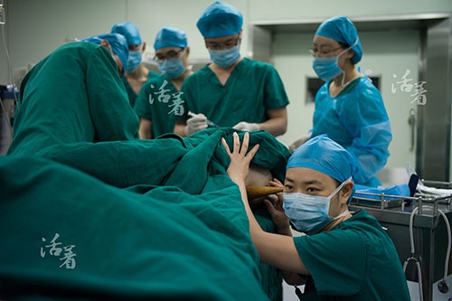 cuoc vuot can bat chap tinh mang cua me tat nguyen khien trieu nguoi roi le - 14