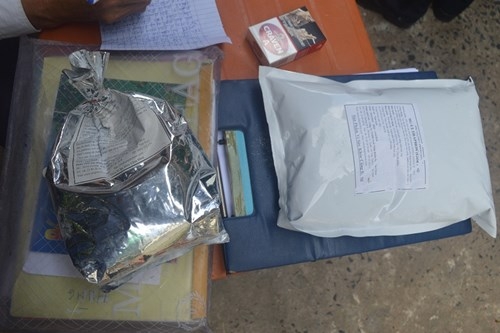 Đột kích cơ sở sản xuất bò viên bằng... thịt heo, hương liệu - ảnh 2