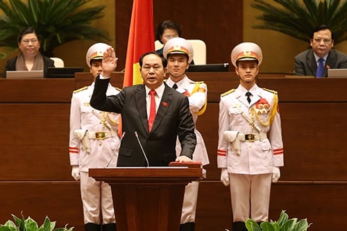 hai-phuong-an-nghi-le-tuyen-the-nham-chuc-cua-lanh-dao-cap-cao