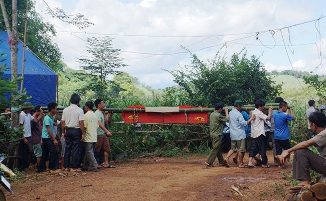hai cháu bé bị giết, đám tang không di ảnh, Thanh Hóa