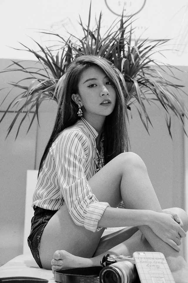 Quỳnh Anh Shyn giờ cũng đã khác: ăn mặc trang điểm gợi cảm, tạo dáng sexy trưởng thành - Ảnh 9.