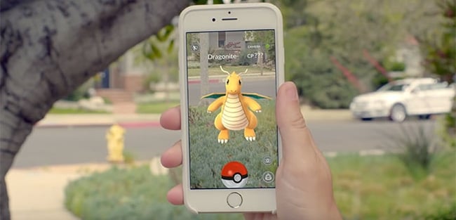 Vợ đau đẻ, chồng vẫn mải mê đi bắt... Pokémon - Ảnh 1.
