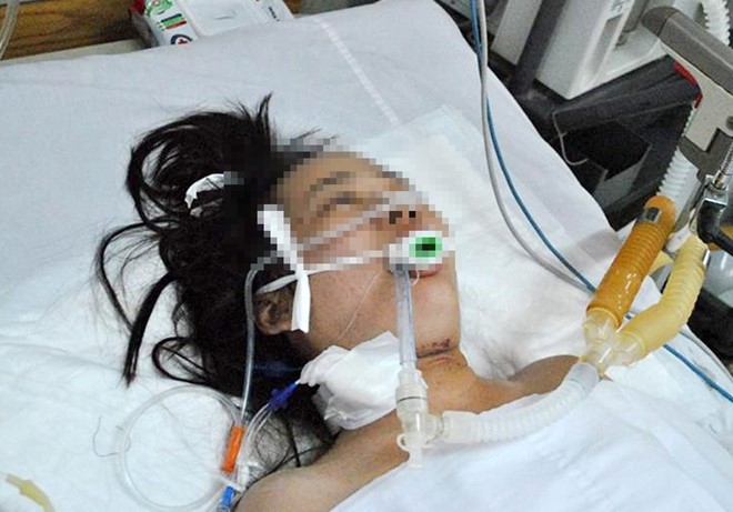  Dem nguoi me cho 2 con nho uong sua pha thuoc doc hinh anh 2