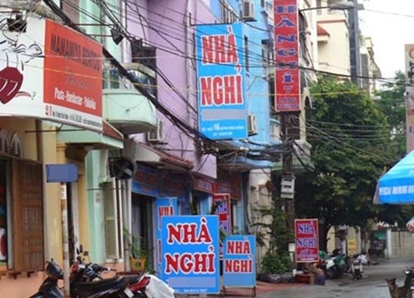 nha nghi “chay phong” mua euro hinh anh 1
