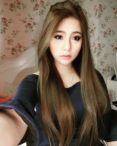 Bất ngờ với gương mặt thật của cô gái vừa che mặt vừa khóc - Ảnh 3