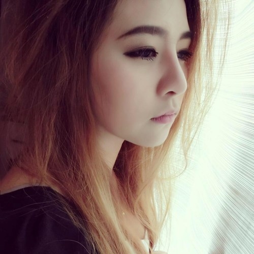 Bất ngờ với gương mặt thật của cô gái vừa che mặt vừa khóc - Ảnh 4