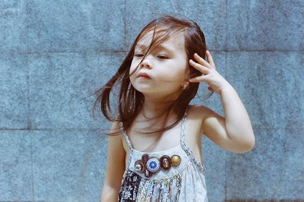 con-gai-doan-trang-xinh-yeu-nhu-thien-than-1