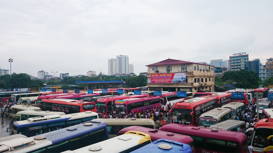 Các nhà xe chạy tuyến Mỹ Đình - Nghệ An, Hà Tĩnh, Đắk Lắc cho rằng, nếu phải chuyển về bến xe Nước Ngầm hoạt động sẽ gặp khó khăn, thậm chí là phá sản.