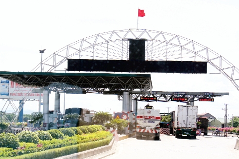  Trạm Cầu Bến Thủy là một trong những trạm BOT trên QL1 nằm trong diện kiến nghị giảm phí của Bộ Tài chính. Ảnh C.T 