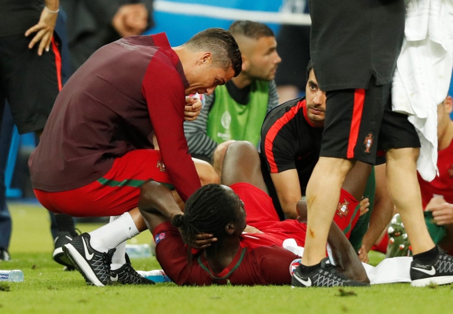 Ronaldo hon dau Nani, ho het chi dao va tiep lua dong doi hinh anh 4