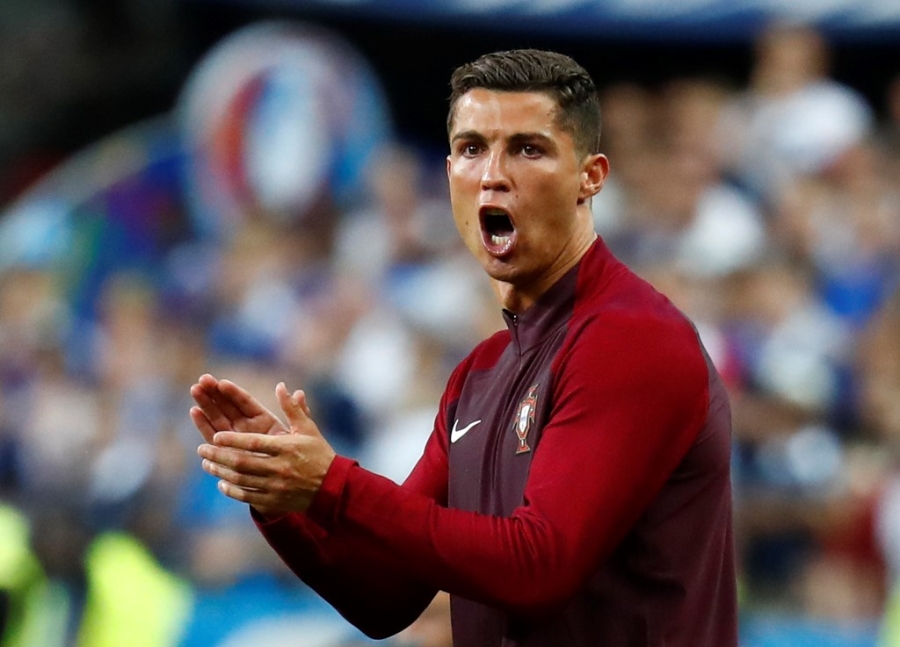 Ronaldo hon dau Nani, ho het chi dao va tiep lua dong doi hinh anh 7