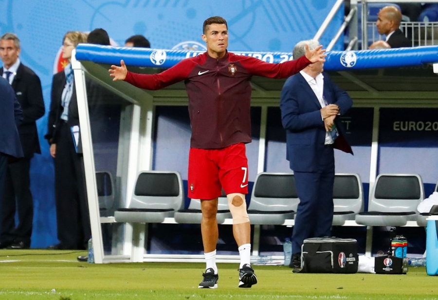 Ronaldo hon dau Nani, ho het chi dao va tiep lua dong doi hinh anh 8