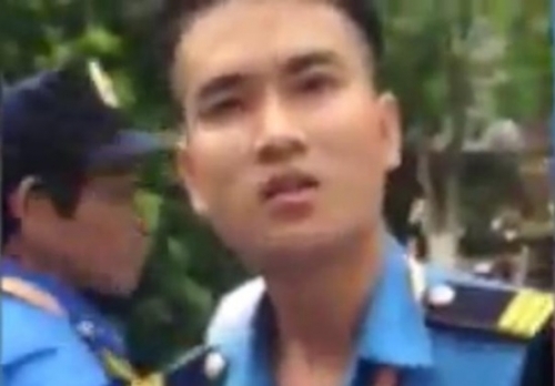 Từ vụ chặn xe cấp cứu: Bảo vệ bệnh viện hay lực lượng...'bảo kê'? - Ảnh 1