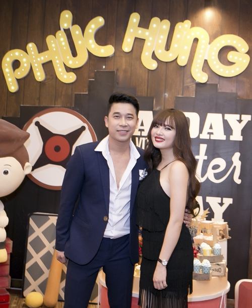 le-hoang-the-men-lam-tiec-thoi-noi-hoanh-trang-cho-con-trai-9
