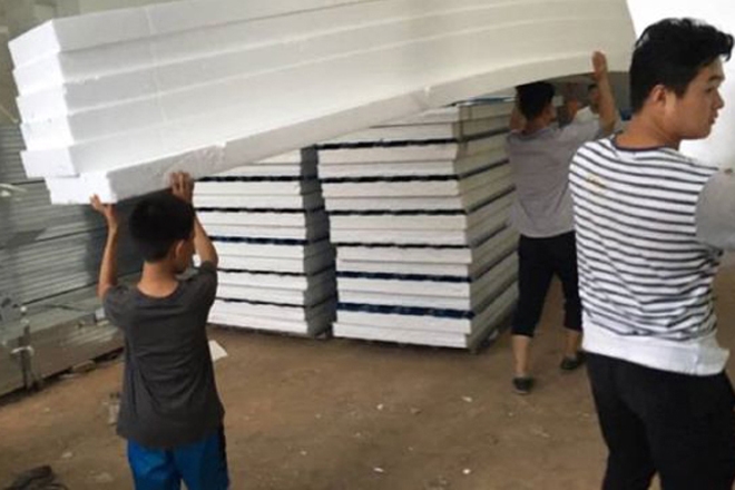 Bố dạy con trai bằng chuyến đi bụi một tuần khi rỗng túi