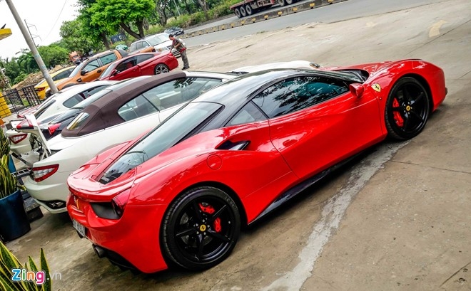 Loạt siêu xe mui đen nổi bật tại Việt Nam hình ảnh 5 Loat sieu xe mui den noi bat tai Viet Nam hinh anh 5