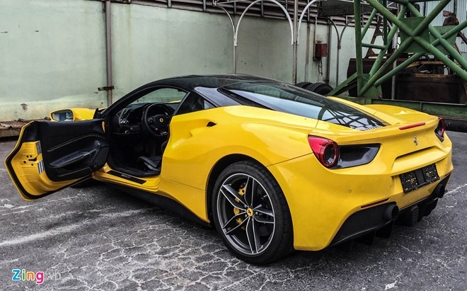 Loat sieu xe mui den noi bat tai Viet Nam hinh anh 7