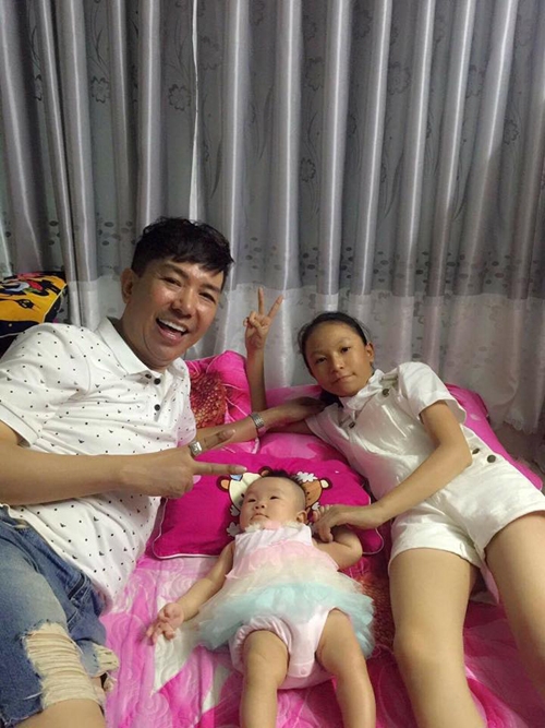 long-nhat-khoe-con-gai-thu-4-dang-yeu-7