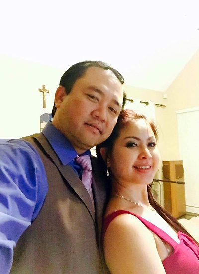Ca sĩ Yến Vy bên chồng - doanh nhân John Nguyễn - người đã gắn bó với chị suốt bảy năm qua.
