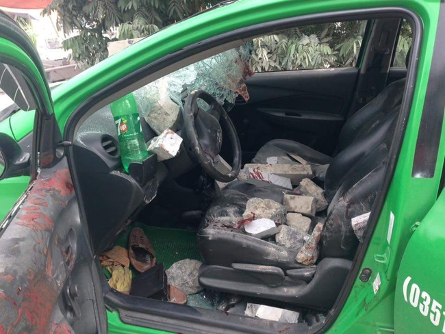 Hai đối tượng vác dao về Ninh Bình giải quyết mâu thuẫn, bị cả làng đánh trọng thương - Ảnh 2.