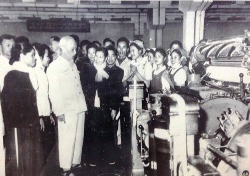 huyen-thoai-ve-nha-may-cu-tra-luong-la-ca-tp-nam-dinh-chao-dao-1