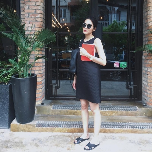 my-nhan-viet-choi-mau-do-den-dieu-nghe-10