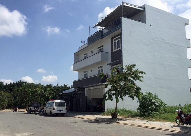 Trom dot nhap nha nghe si Kim Tu Long tu cua sau hinh anh 1
