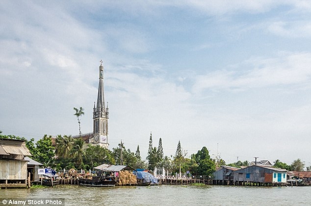 Vụ việc chồng tử vong vì bị vợ bóp của quý tại Việt Nam gây xôn xao mạng xã hội Anh Quốc - Ảnh 1.