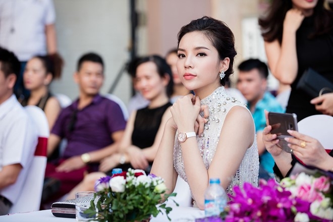 BTC Hoa hau Viet Nam len tieng ve clip Ky Duyen hut thuoc hinh anh 1