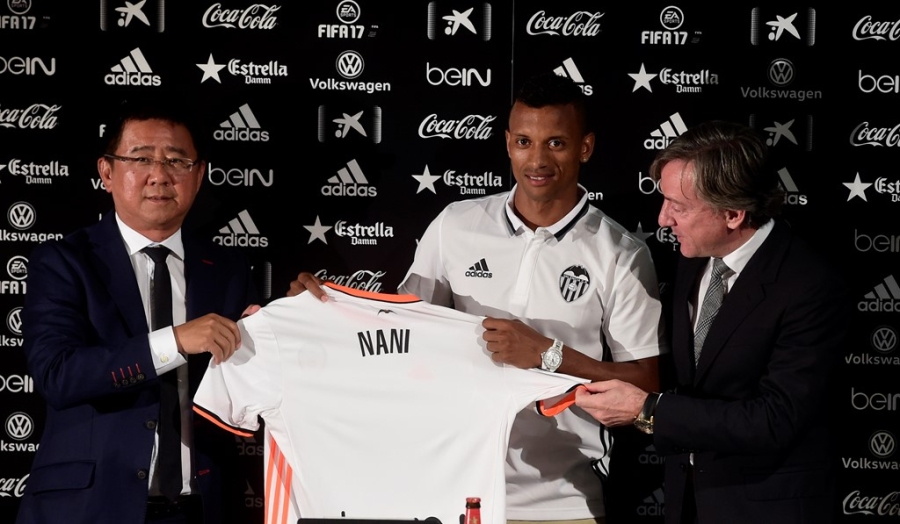 Nani mua vo co truyen trong le ra mat Valencia hinh anh 7