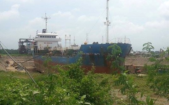 No ham tau thuy, 6 nguoi bong khi me tan hinh anh 1