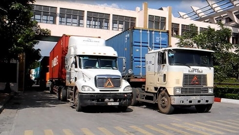 Xe đầu kéo, sơmi rơmooc chủ yếu nhập từ Trung Quốc