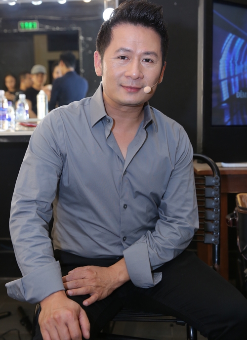 thu-minh-ngoi-xe-hop-14-ty-chong-tang-di-cham-thi-7