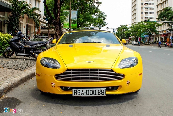 Xe the thao hang hiem Aston Martin Vantage tai Sai Gon hinh anh 2