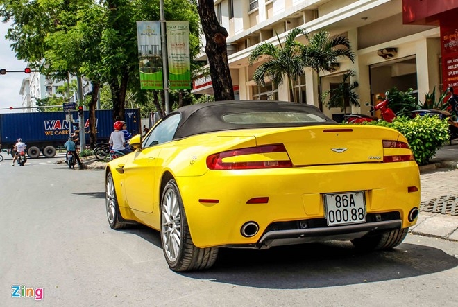 Xe the thao hang hiem Aston Martin Vantage tai Sai Gon hinh anh 8