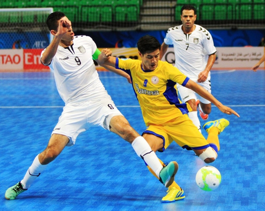 Sanna Khanh Hoa danh bai doi vo dich futsal Qatar hinh anh 2