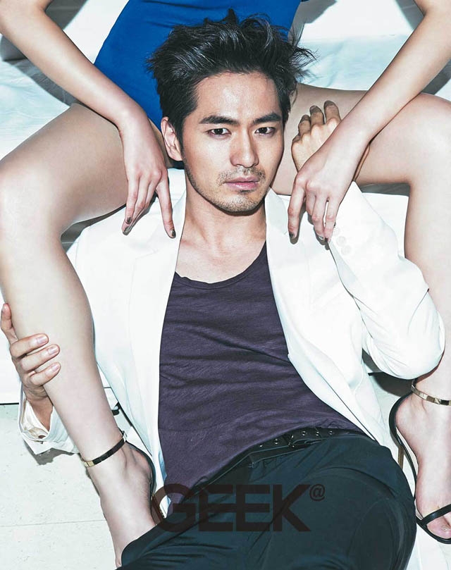  Nam diễn viên xứ Hàn Lee Jin Wook bị một cô gái tố xâm hại tình dục. 