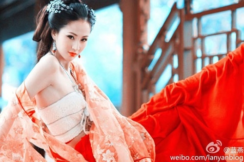 Vẻ đẹp nóng bỏng hút mắt của người đẹp sợ đàn ông - 1