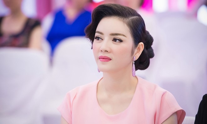 Ly Nha Ky tang 50 trieu cho co gai bi chong tuoi xang dot hinh anh 1