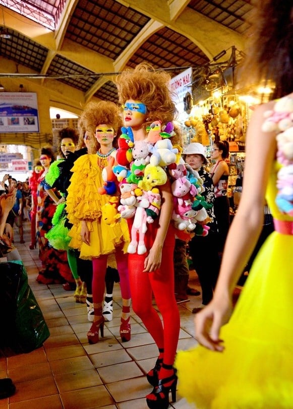 Tuyển tập những sàn catwalk kinh khủng nhất của Vietnams Next Top Model - Ảnh 18.