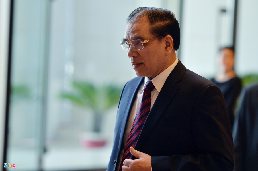 Dai bieu Quoc hoi khoa moi tuoi cuoi trong buoi hop dau tien hinh anh 5