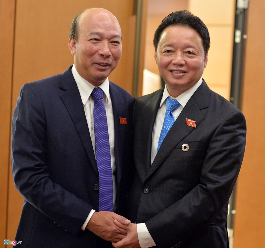 Dai bieu Quoc hoi khoa moi tuoi cuoi trong buoi hop dau tien hinh anh 9