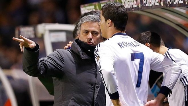 Doi y, Mourinho chon Messi gioi hon Ronaldo hinh anh 1