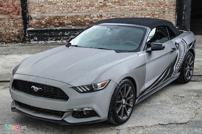 Ford Mustang GT mui tran do may va ngoai that o Sai Gon hinh anh 4