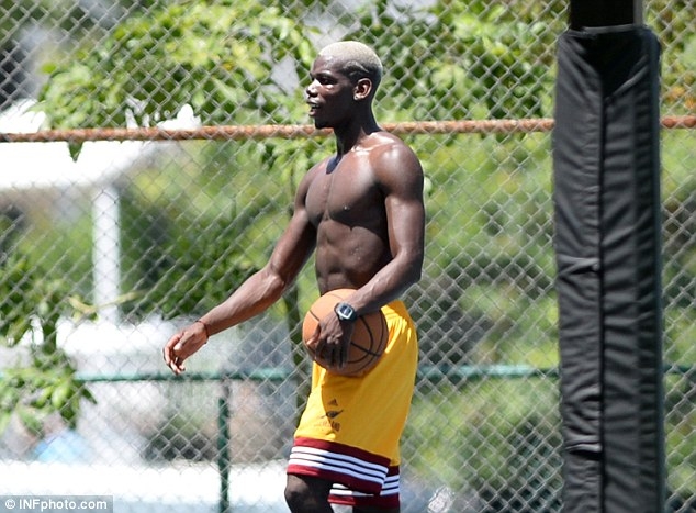 Pogba ký hợp đồng 5 năm với Man Utd, nhận lương tuần 220.000 bảng - Ảnh 3.