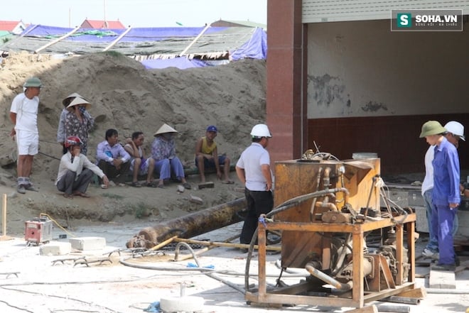 Quá trình di chuyển căn nhà nặng 800 tấn lùi xa 35m ở Nghệ An - Ảnh 8.