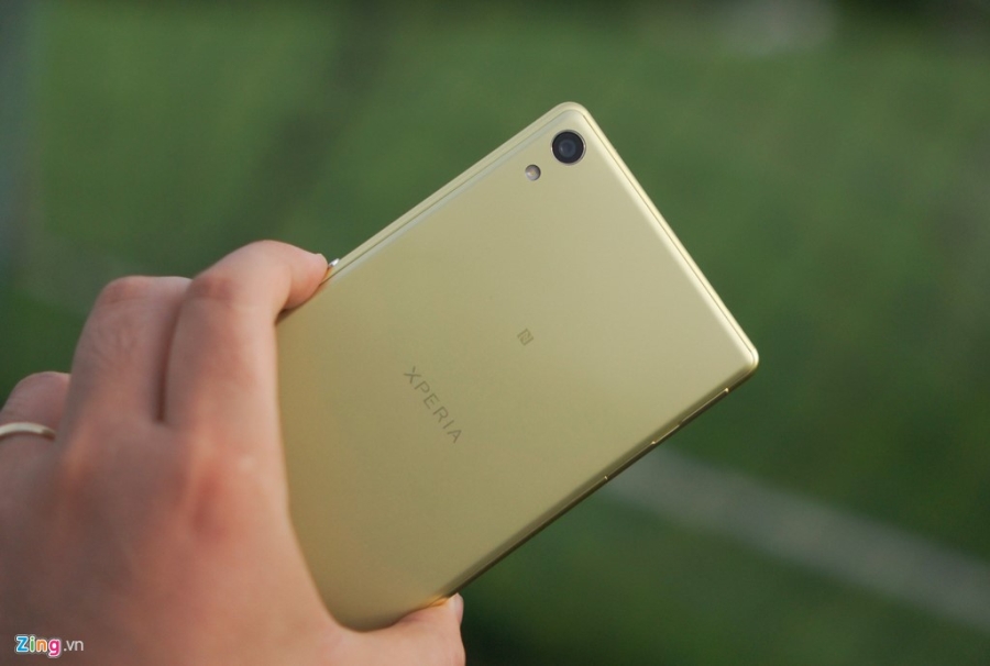 Sony Xperia XA Ultra - phablet dang dep, gia 9 trieu dong hinh anh 6